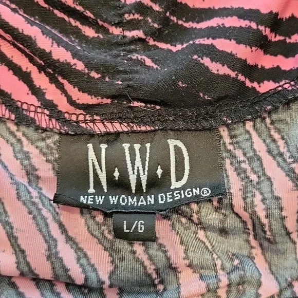 New Woman Design top - Picture 7 of 8